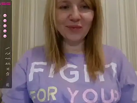 Snapshot of urbadkitty chatting on 12-30-24, 12:20 urbadkitty online show from 12-30-24, 12:20