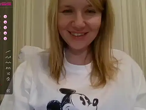 Snapshot of urbadkitty chatting on 01-03-25, 02:30 urbadkitty online show from 01-03-25, 02:30