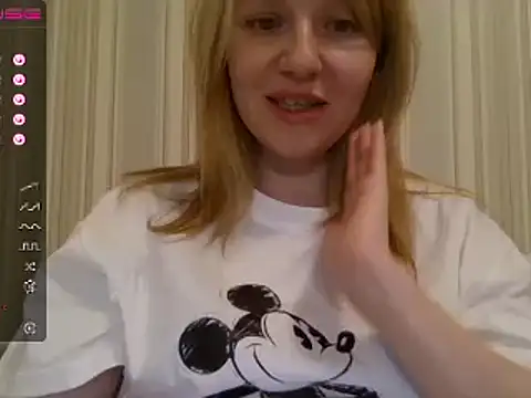 Snapshot of urbadkitty chatting on 01-03-25, 05:53 urbadkitty online show from 01-03-25, 05:53