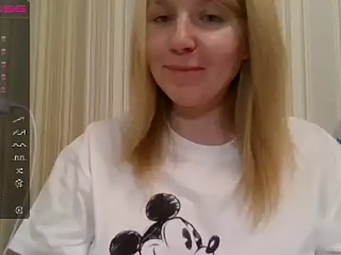 Snapshot of urbadkitty chatting on 01-11-25, 01:43 urbadkitty online show from 01-11-25, 01:43