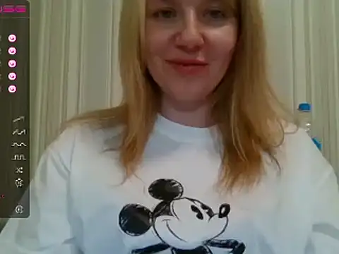 Snapshot of urbadkitty chatting on 01-11-25, 05:07 urbadkitty online show from 01-11-25, 05:07