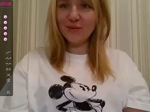 Snapshot of urbadkitty chatting on 01-12-25, 11:17 urbadkitty online show from 01-12-25, 11:17