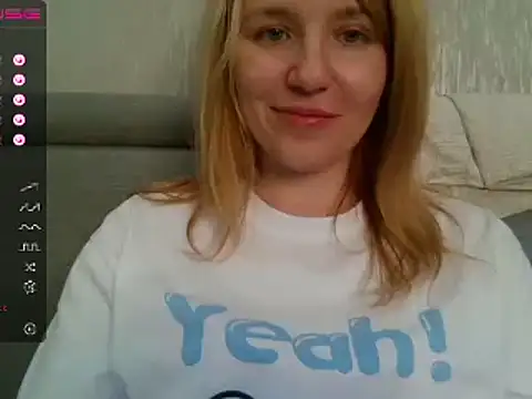 Snapshot of urbadkitty chatting on 01-14-25, 06:45 urbadkitty online show from 01-14-25, 06:45