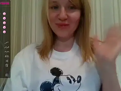 Snapshot of urbadkitty chatting on 01-17-25, 03:32 urbadkitty online show from 01-17-25, 03:32