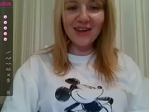 Snapshot of urbadkitty chatting on 01-19-25, 01:55 urbadkitty online show from 01-19-25, 01:55