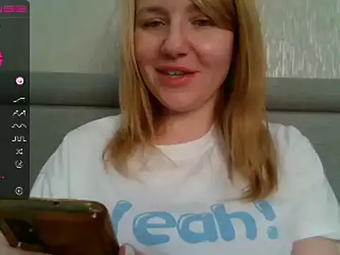 Snapshot of urbadkitty chatting on 01-20-25, 10:18 urbadkitty online show from 01-20-25, 10:18