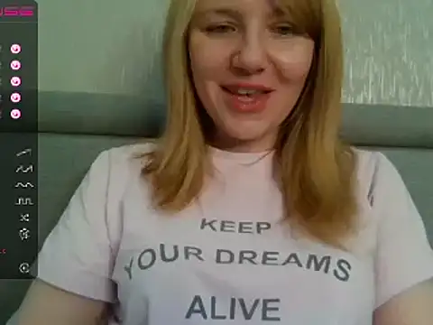 Snapshot of urbadkitty chatting on 01-22-25, 09:02 urbadkitty online show from 01-22-25, 09:02