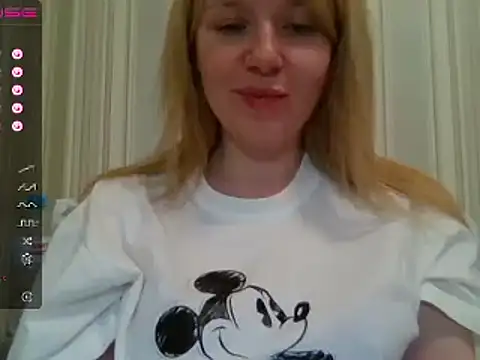 Snapshot of urbadkitty chatting on 01-24-25, 11:37 urbadkitty online show from 01-24-25, 11:37