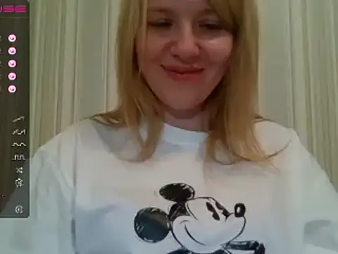 Snapshot of urbadkitty chatting on 01-24-25, 02:41 urbadkitty online show from 01-24-25, 02:41