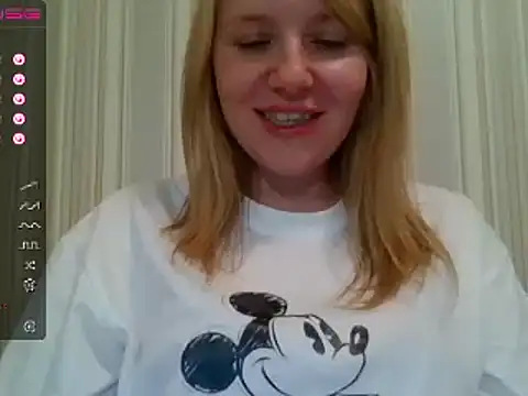 Snapshot of urbadkitty chatting on 01-24-25, 05:42 urbadkitty online show from 01-24-25, 05:42