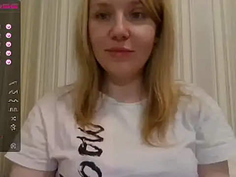 Snapshot of urbadkitty chatting on 01-25-25, 11:44 urbadkitty online show from 01-25-25, 11:44