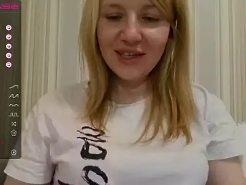 Snapshot of urbadkitty chatting on 01-25-25, 02:47 urbadkitty online show from 01-25-25, 02:47