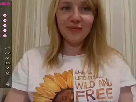 Snapshot of urbadkitty chatting on 02-15-25, 02:00 urbadkitty online show from 02-15-25, 02:00