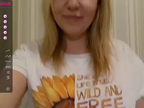 Snapshot of urbadkitty chatting on 02-15-25, 05:07 urbadkitty online show from 02-15-25, 05:07