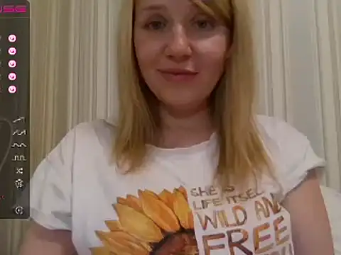 Snapshot of urbadkitty chatting on 02-16-25, 02:10 urbadkitty online show from 02-16-25, 02:10