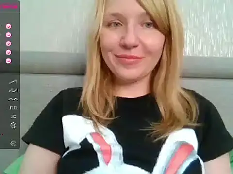 Snapshot of urbadkitty chatting on 02-20-25, 10:27 urbadkitty online show from 02-20-25, 10:27