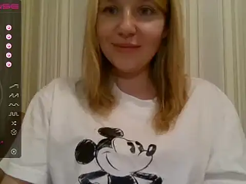 Snapshot of urbadkitty chatting on 02-28-25, 03:04 urbadkitty online show from 02-28-25, 03:04