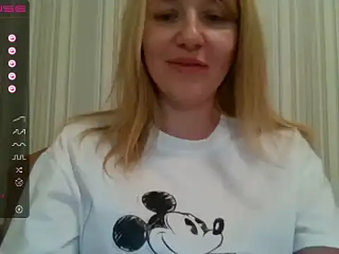 Snapshot of urbadkitty chatting on 03-01-25, 01:07 urbadkitty online show from 03-01-25, 01:07