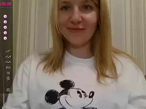 Snapshot of urbadkitty chatting on 03-01-25, 04:11 urbadkitty online show from 03-01-25, 04:11