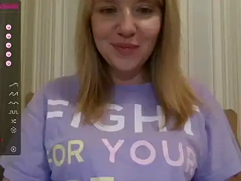 Snapshot of urbadkitty chatting on 03-13-25, 02:01 urbadkitty online show from 03-13-25, 02:01