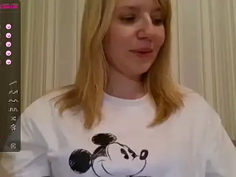 Snapshot of urbadkitty chatting on 03-21-25, 03:35 urbadkitty online show from 03-21-25, 03:35