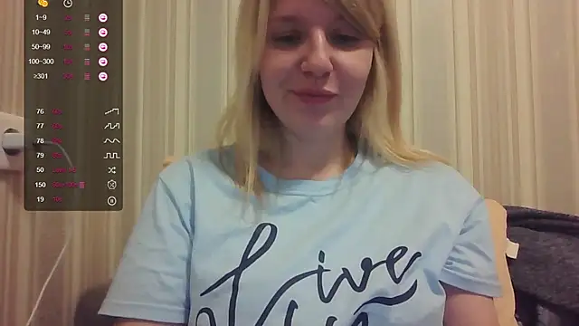 Snapshot of urbadkitty chatting on 10-04-25, 04:05 urbadkitty online show from 10-04-25, 04:05