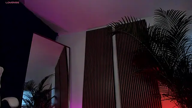 Snapshot of rouss_ari chatting on 09-14-25, 02:44 rouss ari online show from 09-14-25, 02:44