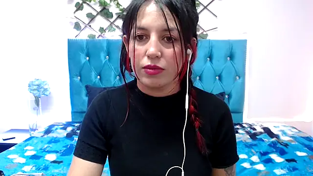 Snapshot of Melani_cute02 chatting on 02-14-25, 01:56 Melani cute02 online show from 02-14-25, 01:56