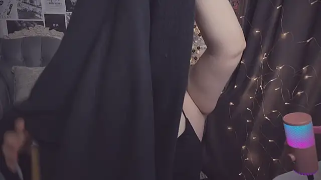 Snapshot of Diasporaaa chatting on 12-29-24, 07:43 Diasporaaa online show from 12-29-24, 07:43