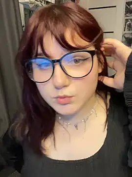 Snapshot of Diasporaaa chatting on 02-28-25, 10:09 Diasporaaa online show from 02-28-25, 10:09