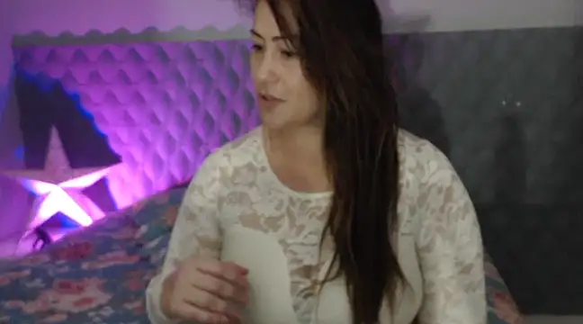 Snapshot of Sarahmonesexy chatting on 01-29-25, 07:22 Sarahmonesexy online show from 01-29-25, 07:22