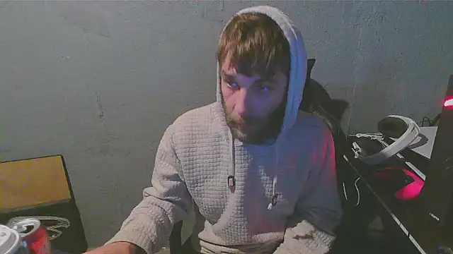 Snapshot of Superoz77 chatting on 12-06-24, 06:17 Superoz77 online show from 12-06-24, 06:17