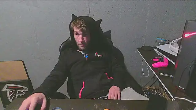 Snapshot of Superoz77 chatting on 01-01-25, 06:26 Superoz77 online show from 01-01-25, 06:26