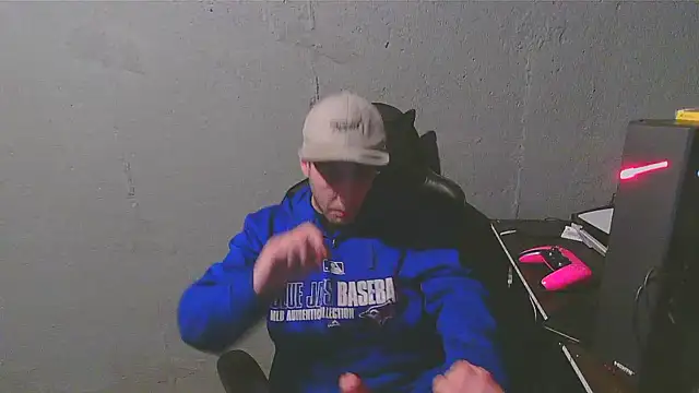 Snapshot of Superoz77 chatting on 01-28-25, 05:32 Superoz77 online show from 01-28-25, 05:32