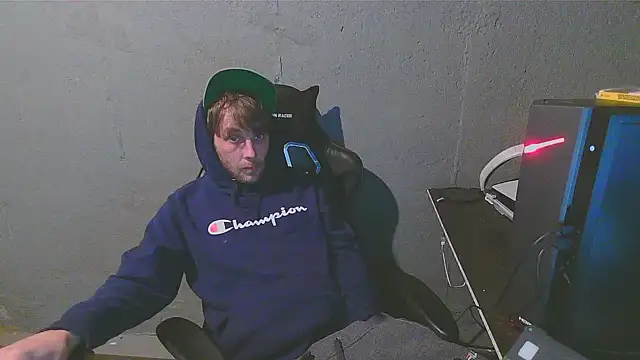 Snapshot of Superoz77 chatting on 02-03-25, 05:18 Superoz77 online show from 02-03-25, 05:18