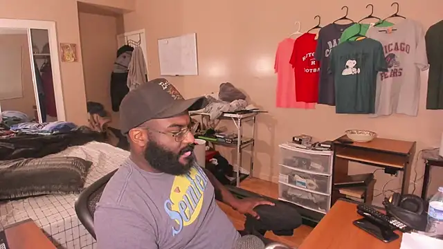 MrChuckDailyXXX online show from 10-08-25, 05:05