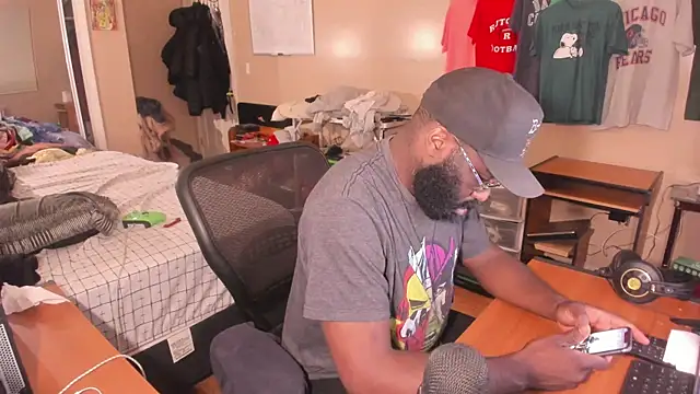 MrChuckDailyXXX online show from 10-09-25, 10:52