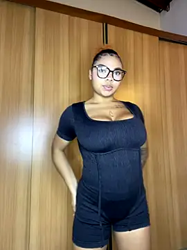 Eloisa cleavage  online show from 12-16-25, 10:09