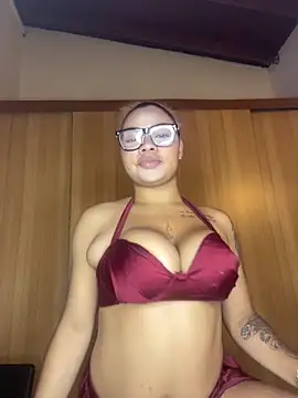 Eloisa cleavage  online show from 04-17-26, 10:07