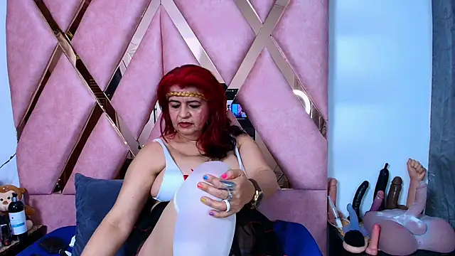 Snapshot of RoxetteMature chatting on 05-27-26, 12:13 RoxetteMature online show from 05-27-26, 12:13