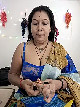 Snapshot of YOUR_LOVELY-40 chatting on 11-01-25, 07:43 YOUR LOVELY-40 online show from 11-01-25, 07:43