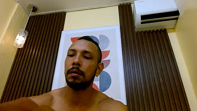 Snapshot of Thiago_Summers chatting on 03-14-25, 12:40 Thiago Summers online show from 03-14-25, 12:40