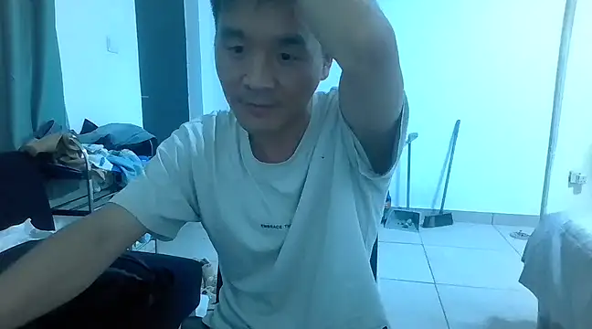 kisstoyousoon2024 online show from 03-17-25, 06:42