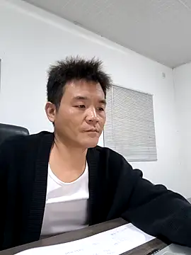 kisstoyousoon2024 online show from 09-17-25, 07:37