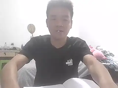 kisstoyousoon2024 online show from 10-13-25, 07:41