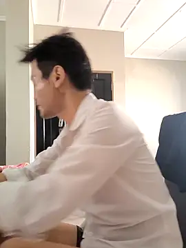 kisstoyousoon2024 online show from 11-04-25, 10:36