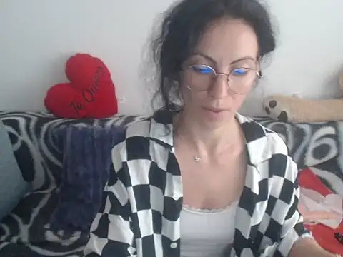 Emmatoo online show from 04-15-26, 03:08