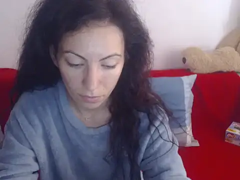 Snapshot of Emmatoo chatting on 05-01-26, 12:10 Emmatoo online show from 05-01-26, 12:10