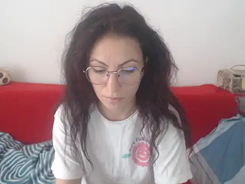 Snapshot of Emmatoo chatting on 05-03-26, 02:23 Emmatoo online show from 05-03-26, 02:23