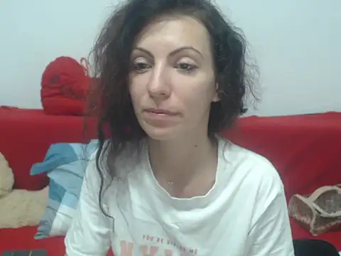 Snapshot of Emmatoo chatting on 05-08-26, 11:54 Emmatoo online show from 05-08-26, 11:54